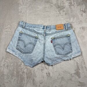 Vintage Levi’s Boyfriend 100% Cotton Worn In Light Blue Denim Shorts Size 5